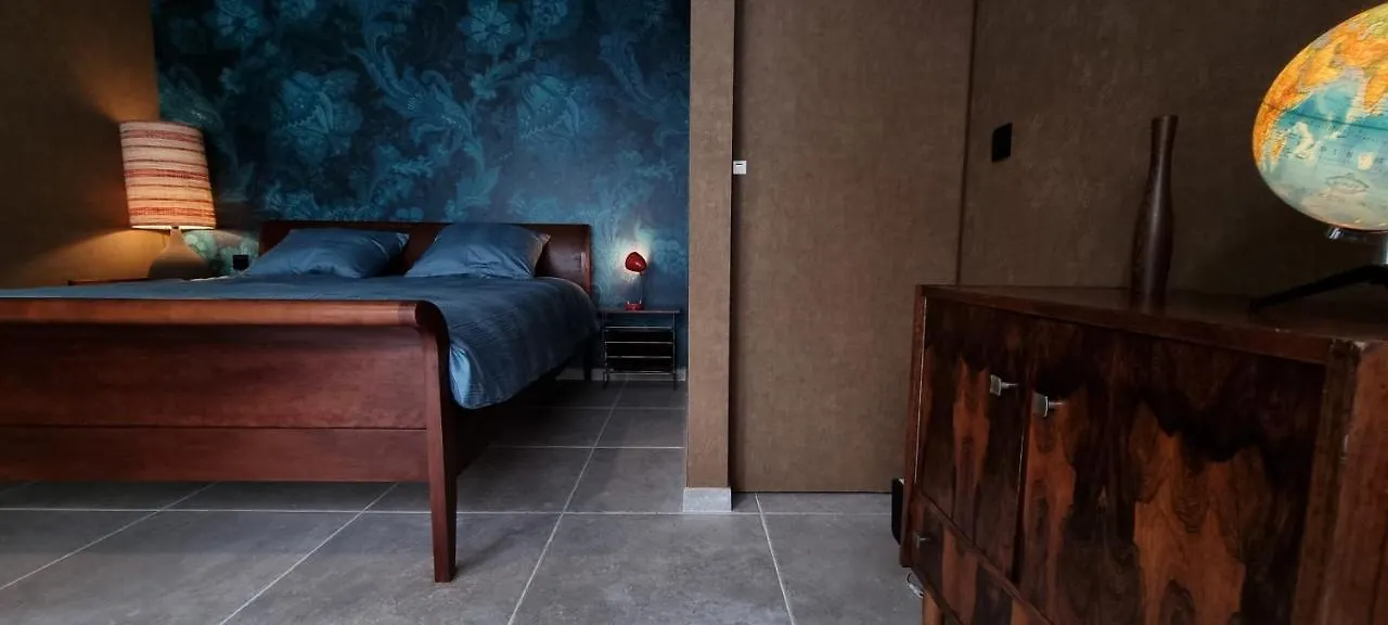 Logies La Chevre Folle - Lodging & Cooking In Style With Shared Kitchen Ostend 0*,  Belgium