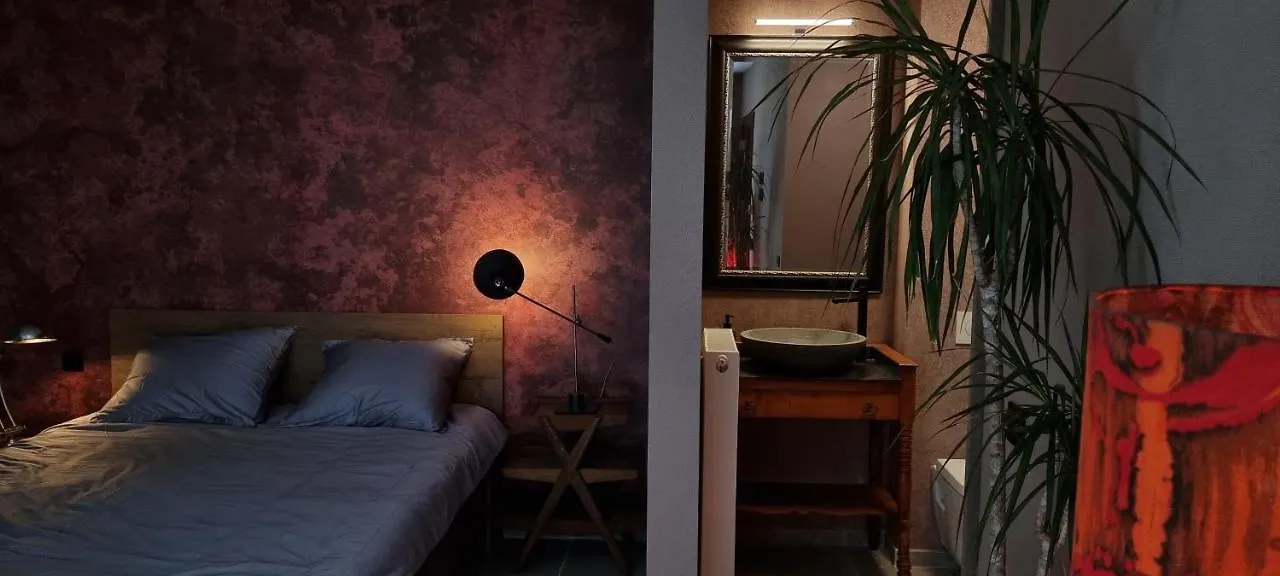 Logies La Chevre Folle - Lodging & Cooking In Style With Shared Kitchen Ostende 0*,  Belgien