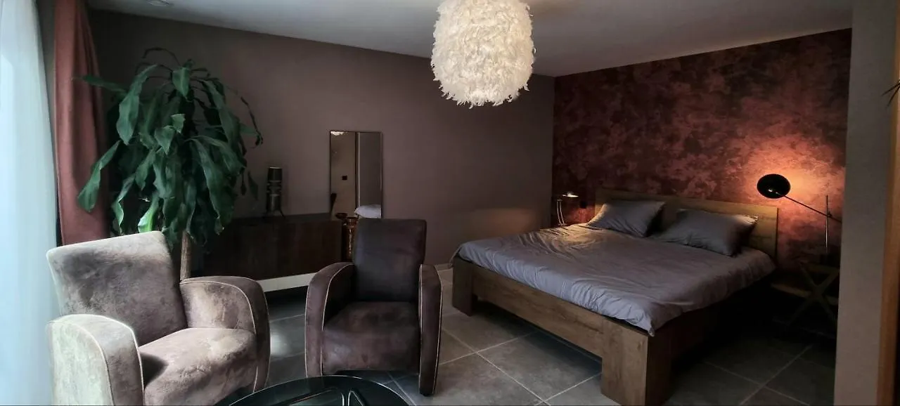 Logies La Chevre Folle - Lodging & Cooking In Style With Shared Kitchen Ostende 0*,  Belgien